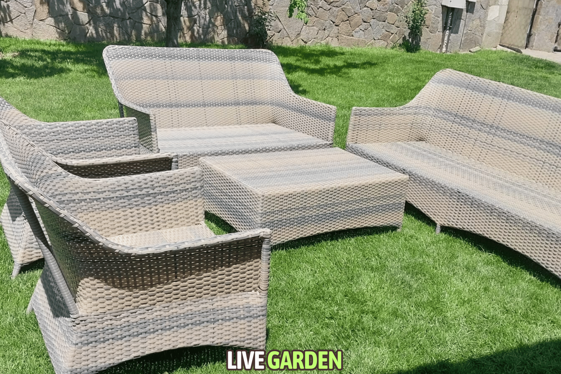  Alt yapı olarak mobilya dekorasyon bölümü mezunu olarak 1998 yılından bu yana bu sektörün içerisinde bir firmayız.