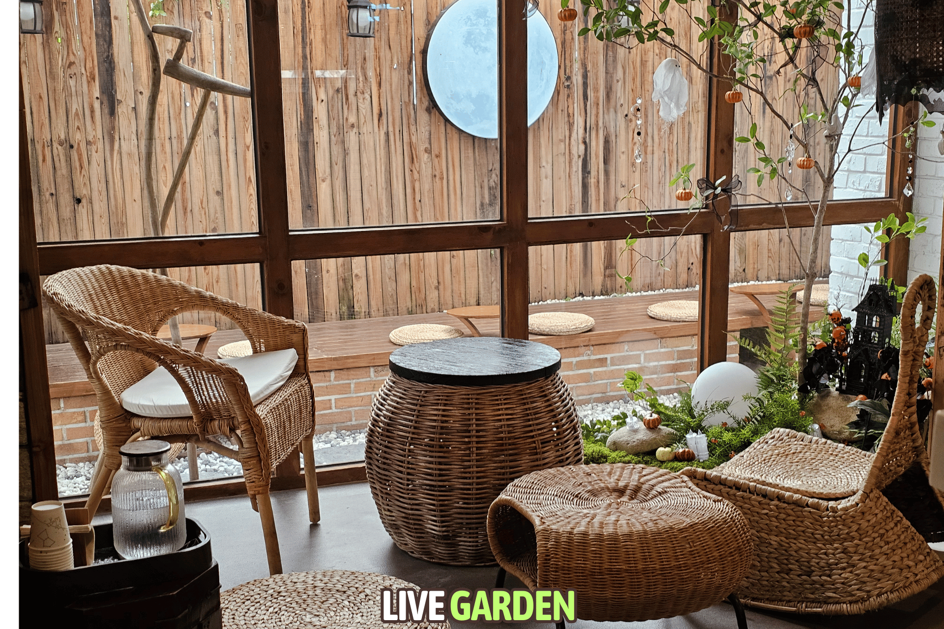 Ayrıca balkon ve bahçenizde ki ahşap ( tik ıreko) gibi ürünlerimizin de bakım ve tamirat işleri yılların verdiği tecrübe ile firmama güvenle sunabilirsiniz.